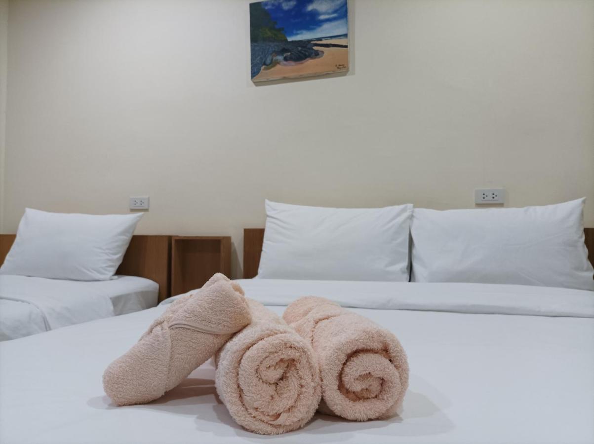 Double D Rooms & Cafe Бангкок Экстерьер фото