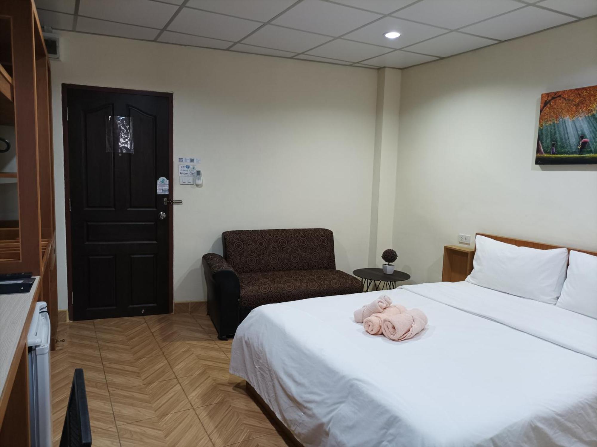 Double D Rooms & Cafe Бангкок Экстерьер фото