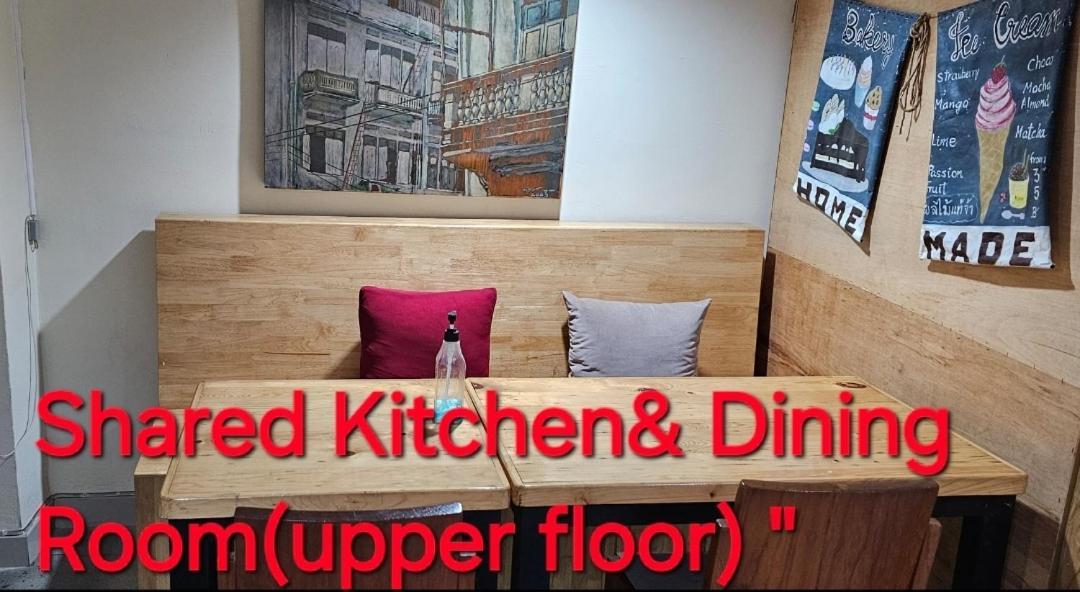 Double D Rooms & Cafe Бангкок Экстерьер фото