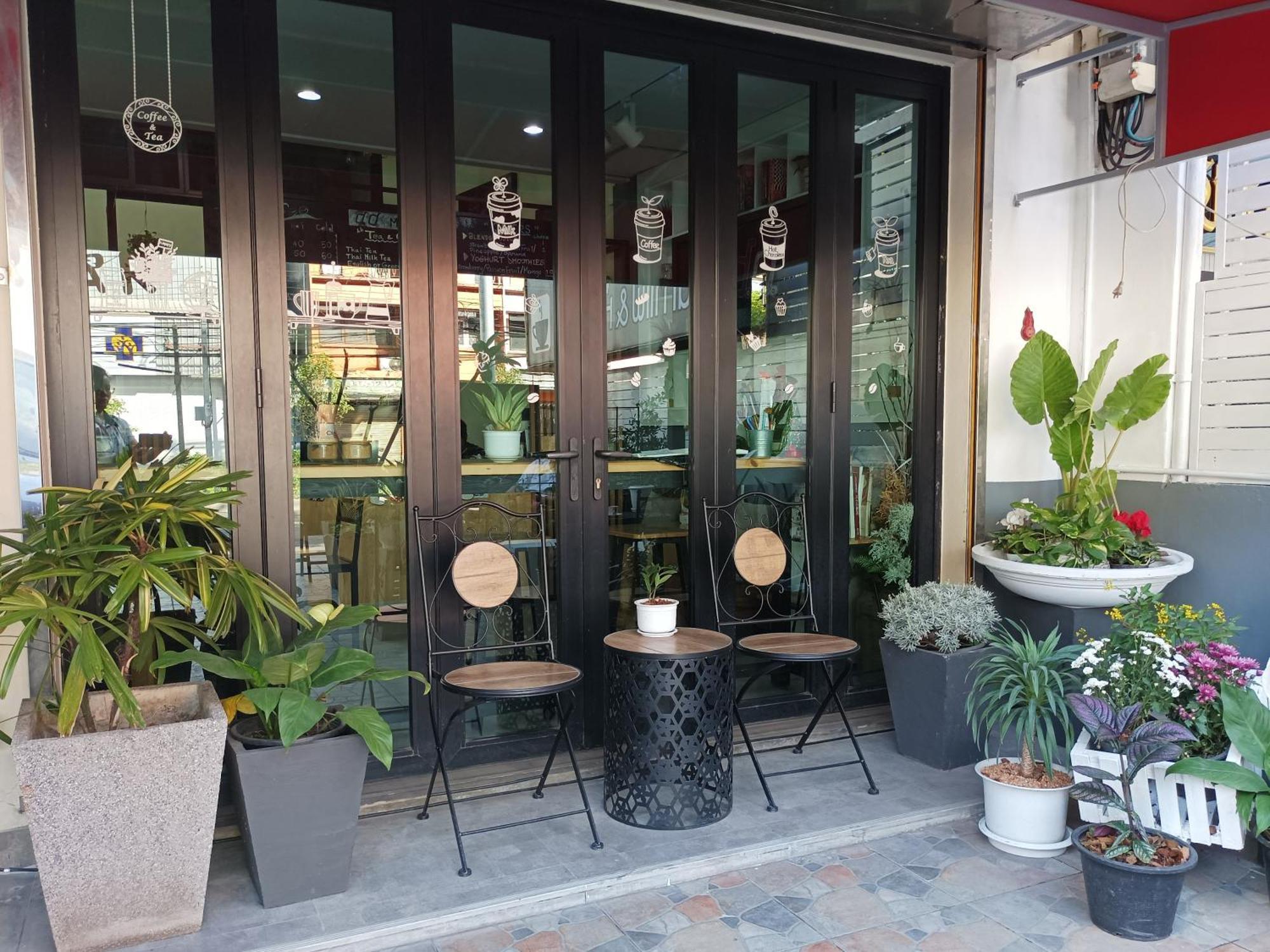 Double D Rooms & Cafe Бангкок Экстерьер фото