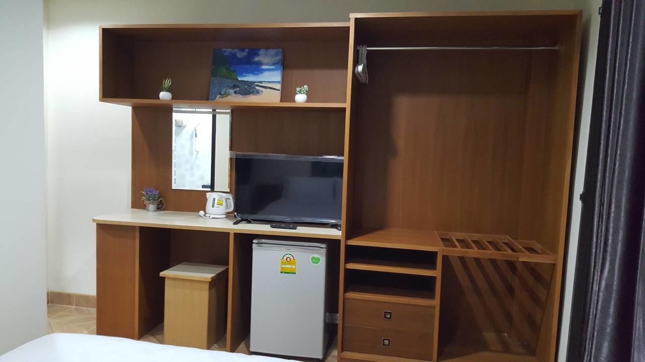Double D Rooms & Cafe Бангкок Экстерьер фото