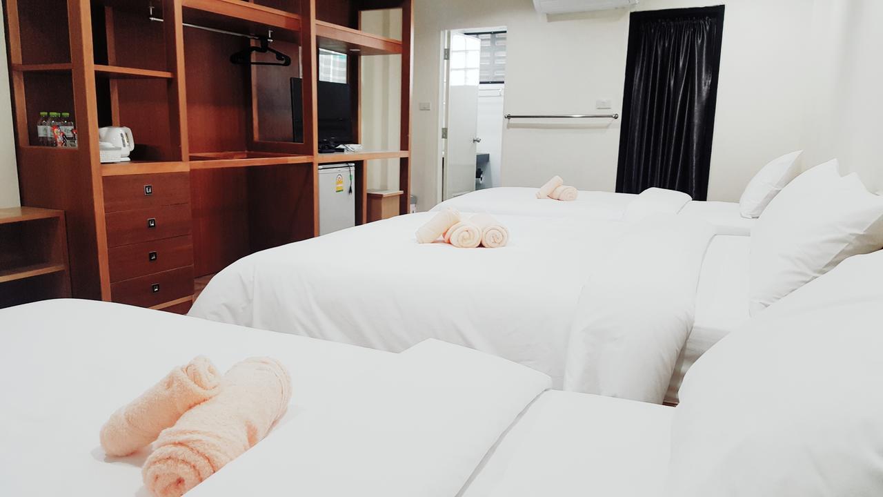 Double D Rooms & Cafe Бангкок Экстерьер фото