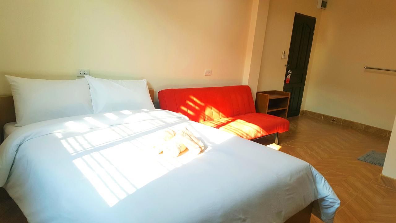 Double D Rooms & Cafe Бангкок Экстерьер фото