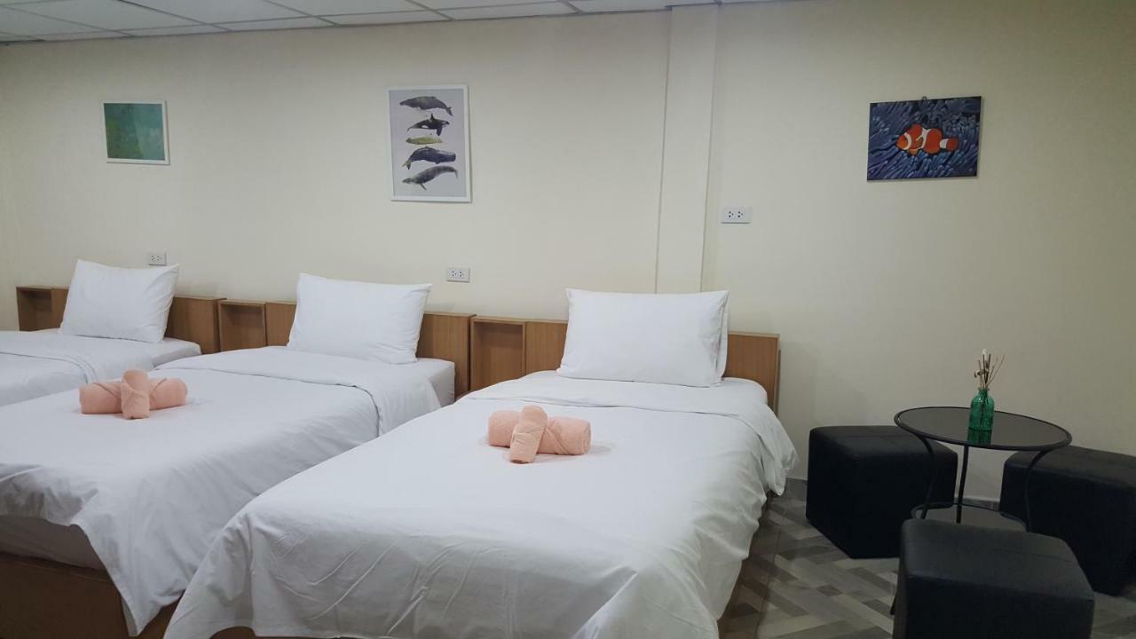 Double D Rooms & Cafe Бангкок Экстерьер фото