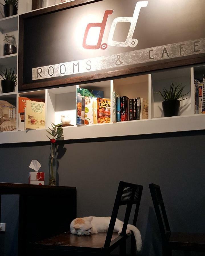 Double D Rooms & Cafe Бангкок Экстерьер фото